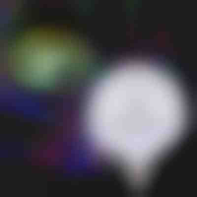 Farebná automaticky rotujúca LED žiarovka | GLOWELLA